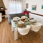 Prázdninový dům Paraiso - Con Piscina Privada Y Aire Acondicionado Totalmente Renovada Newly Renovated