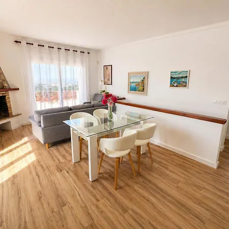 Prázdninový dům Paraiso - Con Piscina Privada Y Aire Acondicionado Totalmente Renovada Newly Renovated